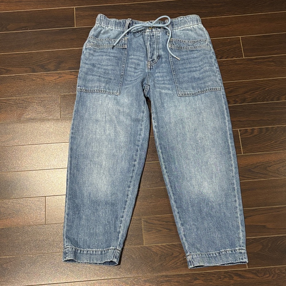 Liverpool Women's Light Blue Cropped Elastic Waist Jeans, button fly closure.